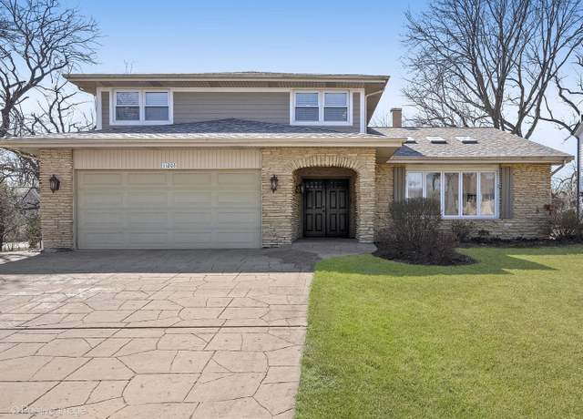 Property at 11203 Arrowhead Trl, Indian Head Park, IL 60525, 3 beds, 2.5 baths