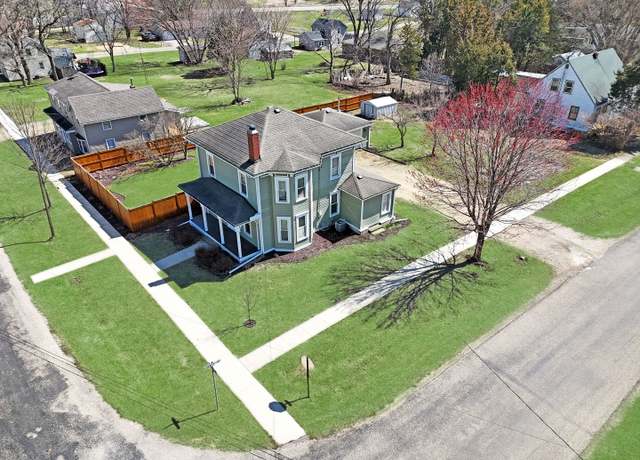 Property at 207 E Davis St, Dakota, IL 61018, 3 beds, 1.5 baths