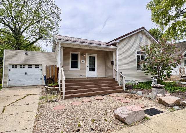 Property at 509 Squires Ave, Dixon, IL 61021, 2 beds, 1 bath