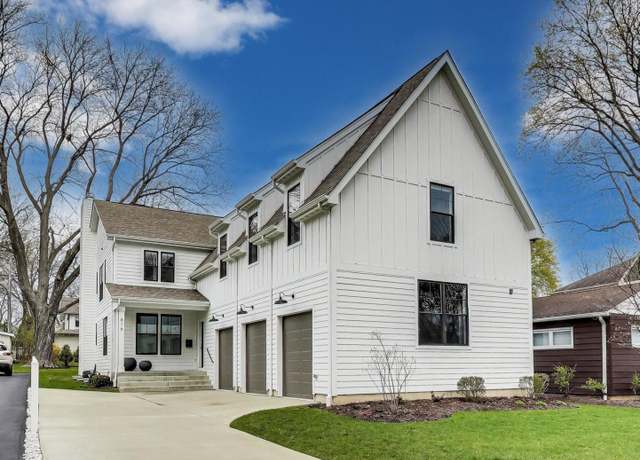 Property at 616 Meadow Ln, Libertyville, IL 60048, 6 beds, 5 baths