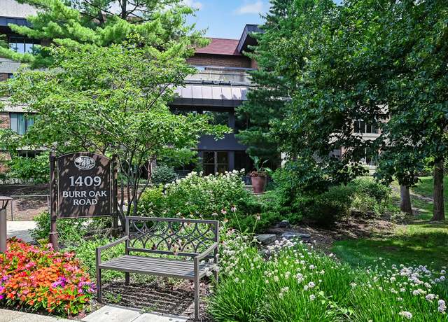 Property at 1409 Burr Oak Rd Unit 311A, Hinsdale, IL 60521, 2 beds, 2 baths
