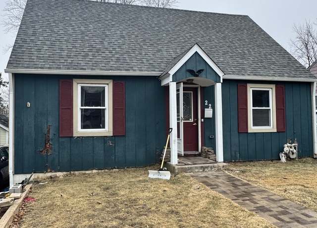 Property at 22 N 12th St, St. Charles, IL 60174, 5 beds, 2 baths
