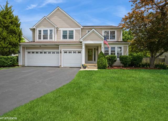 Property at 1757 Louisville Ln, Crystal Lake, IL 60014, 5 beds, 3 baths