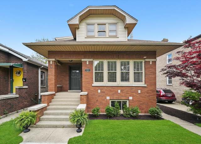 Property at 1012 S Oak Park Ave, Oak Park, IL 60304, 4 beds, 2.5 baths