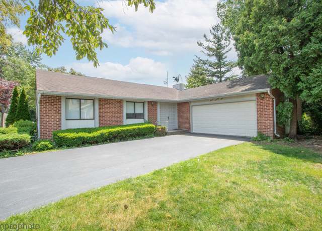 Property at 771 E Devon Ave, Roselle, IL 60172, 3 beds, 2.5 baths