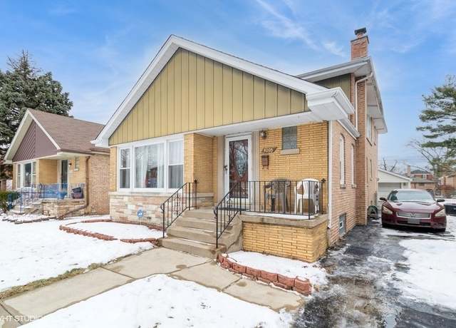 Property at 9205 S Albany Ave, Evergreen Park, IL 60805, 5 beds, 2.5 baths