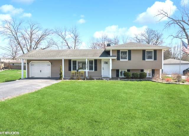 Property at 313 Sunrise Ave, Willowbrook, IL 60527, 3 beds, 2 baths