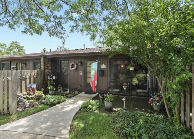 Property at 485 Raintree Ct Unit B, Glen Ellyn, IL 60137, 3 beds, 2 baths