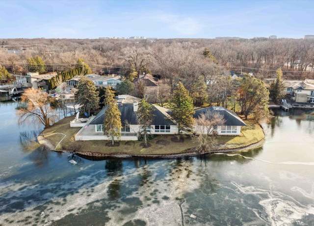 Property at 109 Murphy Lake Rd, Park Ridge, IL 60068, 4 beds, 4.5 baths