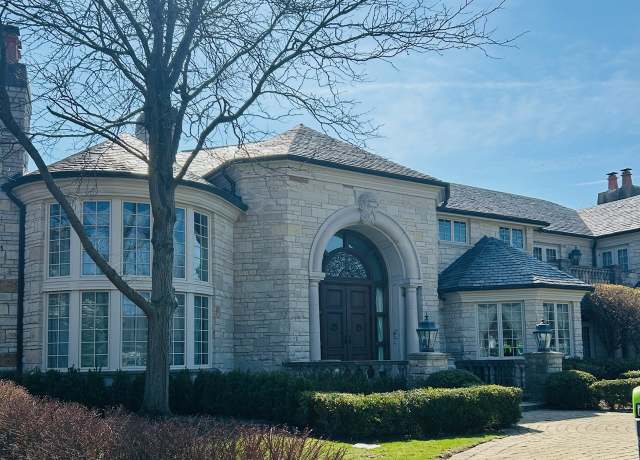 Property at 9 Natoma Dr, Oak Brook, IL 60523, 4 beds, 6.5 baths
