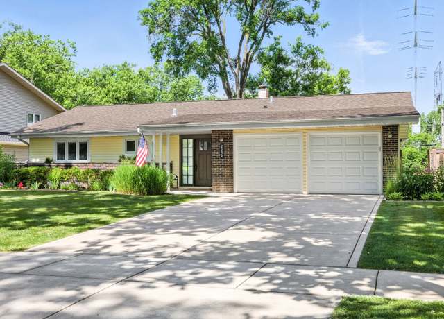Property at 2S624 Gray Ave, Lombard, IL 60148, 3 beds, 2 baths