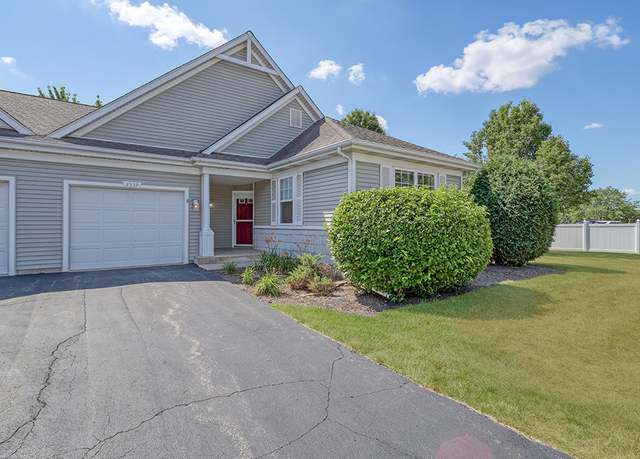 Property at 2559 Lincoln Park Ct #2559, Crest Hill, IL 60403, 2 beds, 1.5 baths