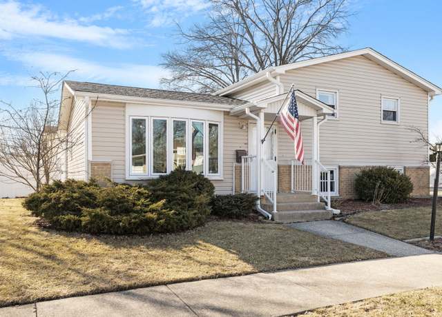 Property at 5801 Rob Roy Dr, Oak Forest, IL 60452, 3 beds, 2 baths