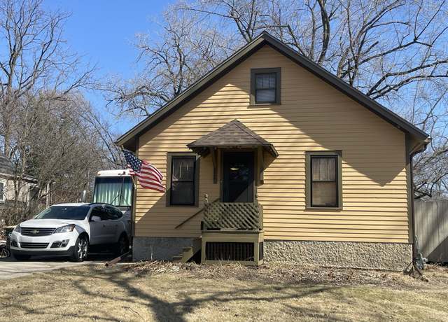 Property at 526 S Calumet Ave, Aurora, IL 60506, 2 beds, 1.5 baths