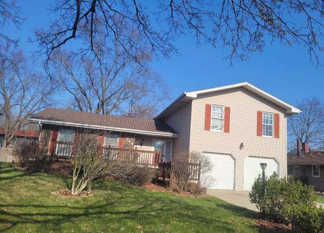 Property at 144 Oakwood Dr, Bolingbrook, IL 60440, 4 beds, 2.5 baths