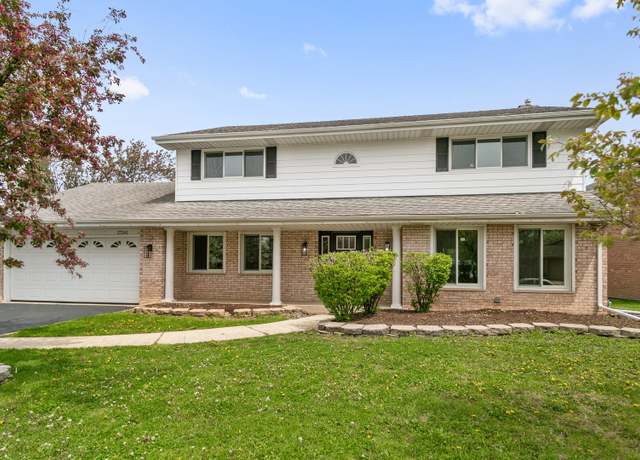 Property at 17241 Vollbrecht Dr, South Holland, IL 60473, 4 beds, 2.5 baths
