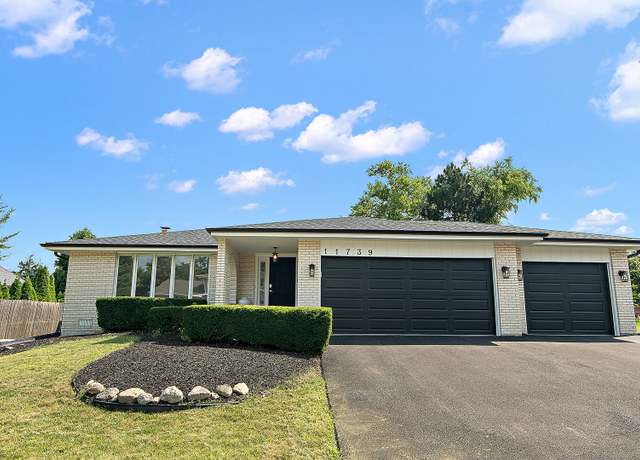 Property at 11739 Kristoffer Ln, Orland Park, IL 60467, 3 beds, 2.5 baths