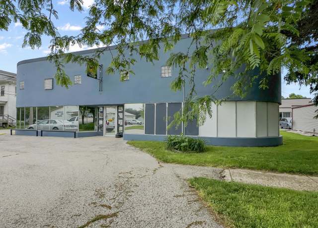 Property at 211 S 3rd St, Watseka, IL 60970