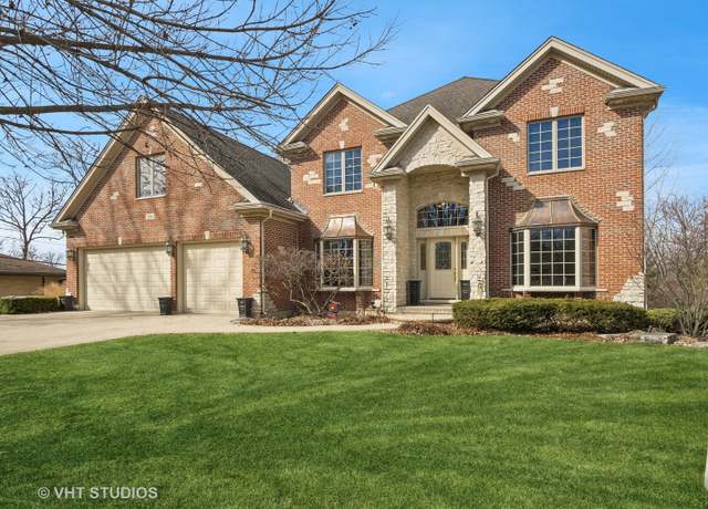 Property at 260 N Forest Dr, Addison, IL 60101, 5 beds, 4.5 baths
