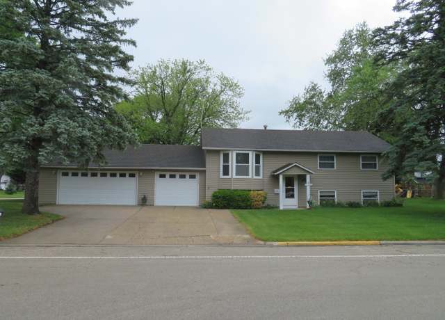 Property at 321 Maple Dr, Morris, IL 60450, 3 beds, 2.5 baths