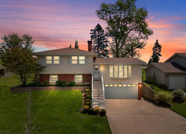 Property at 403 Crest Dr, Cary, IL 60013, 3 beds, 2 baths
