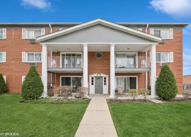Property at 102 E Lillian Ave Unit 2C, Arlington Heights, IL 60004, 2 beds, 1.5 baths