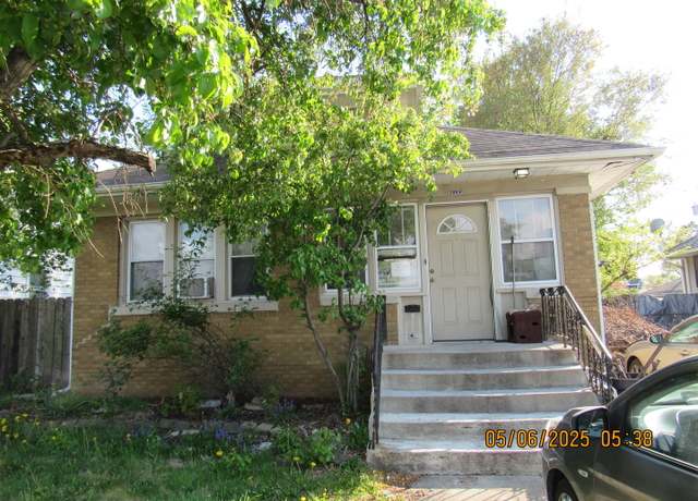Property at 1122 Plainfield Rd, Joliet, IL 60435, 3 beds, 1 bath