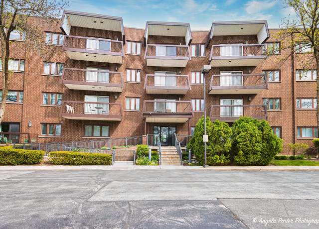 Property at 300 E Dundee Rd #402, Buffalo Grove, IL 60089, 2 beds, 2 baths