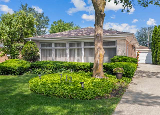 Property at 712 Laramie Ave, Wilmette, IL 60091, 3 beds, 1.5 baths