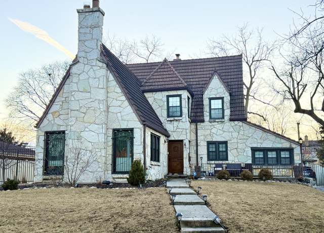 Property at 1772 Birch St, Des Plaines, IL 60018, 4 beds, 2.5 baths