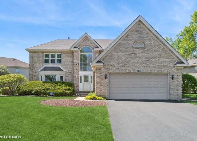 Property at 970 E Amberwood Cir, Naperville, IL 60563, 4 beds, 2.5 baths