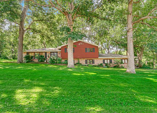 Property at 3421 Dallas Rd, Rockford, IL 61109, 3 beds, 2 baths