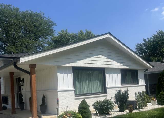 Property at 5785 Tennessee Ave, Clarendon Hills, IL 60514, 3 beds, 2 baths