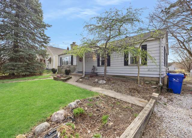 Property at 632 E Toledo Ave, Peoria Heights, IL 61616, 2 beds, 3 baths