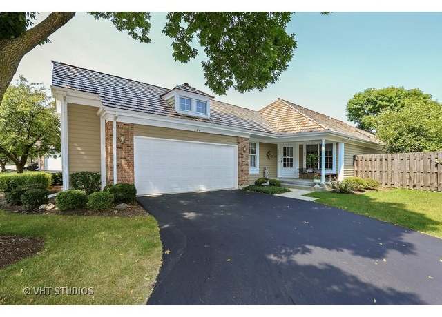 Property at 444 Park Barrington Dr, Barrington, IL 60010, 2 beds, 2.5 baths
