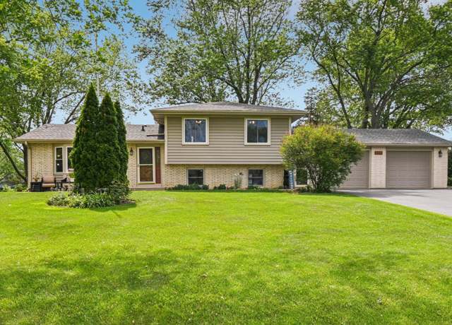 Property at 36746 N Eastmoor Ave, Lake Villa, IL 60046, 3 beds, 1.5 baths