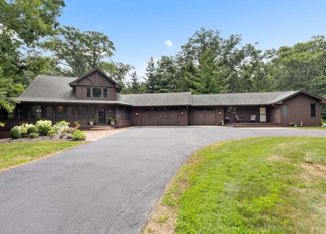 Property at 11577 Old River Rd, Rockton, IL 61072, 4 beds, 3 baths