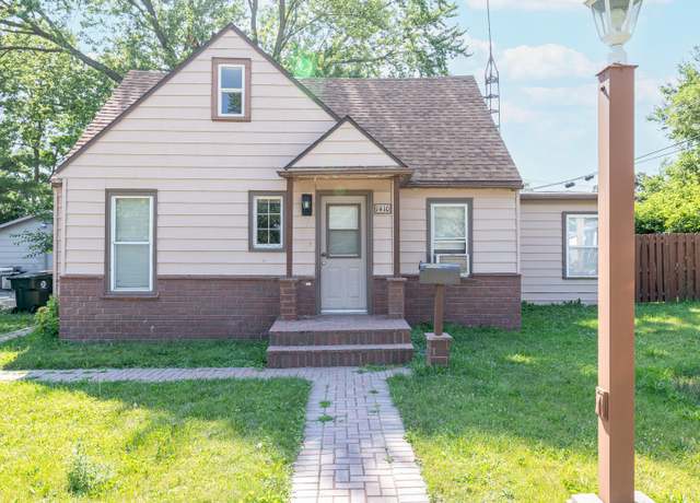 Property at 1410 N East End Ave, Round Lake Beach, IL 60073, 3 beds, 2 baths