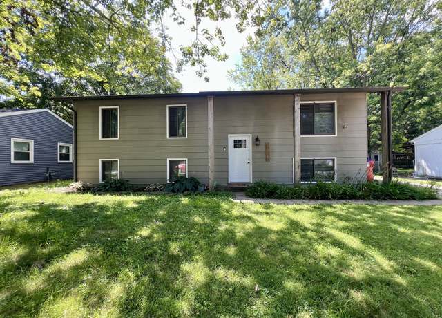 Property at 2605 Trafalgar Sq, Champaign, IL 61821, 5 beds, 2 baths