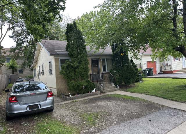 Property at 305 Shady Ln, Mundelein, IL 60060, 2 beds, 1 bath