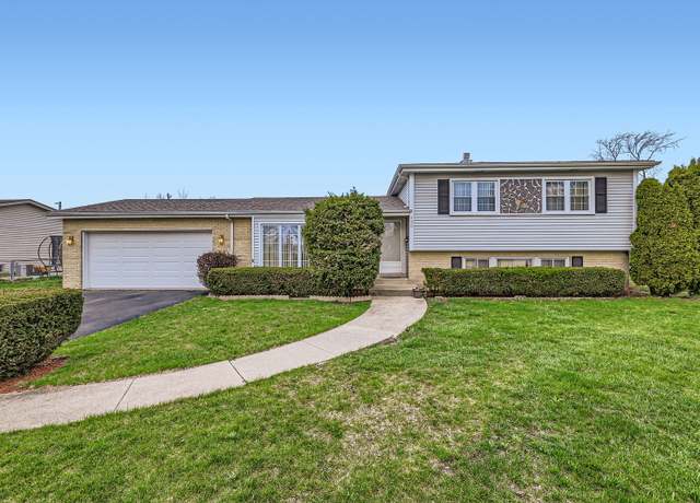 Property at 480 Pioneer Dr, Addison, IL 60101, 3 beds, 2 baths