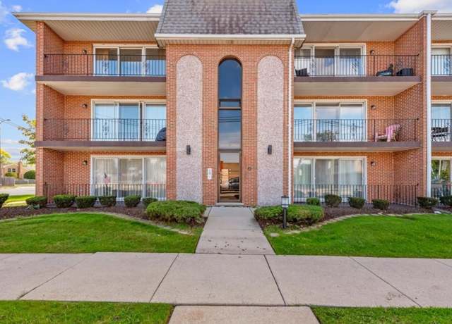Property at 4003 W 105th St Unit 3W, Oak Lawn, IL 60453, 2 beds, 2 baths