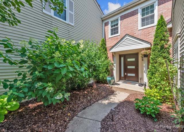 Property at 1085 Oswego Rd, Naperville, IL 60540, 2 beds, 1.5 baths