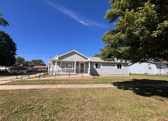Property at 1824 aka 1829 E Main St, Clinton, IL 61727, 3 beds, 2.5 baths