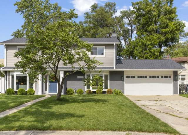 Property at 1061 Daniel Ct, Lombard, IL 60148, 4 beds, 2.5 baths
