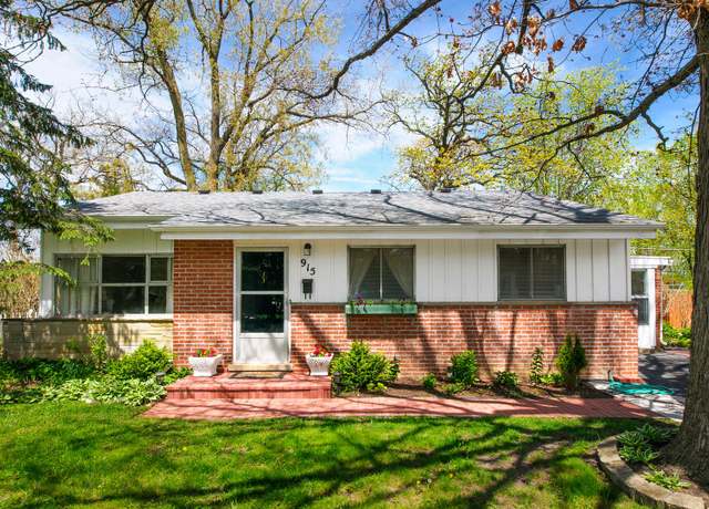 Property at 915 Longaker Rd, Northbrook, IL 60062, 3 beds, 2 baths