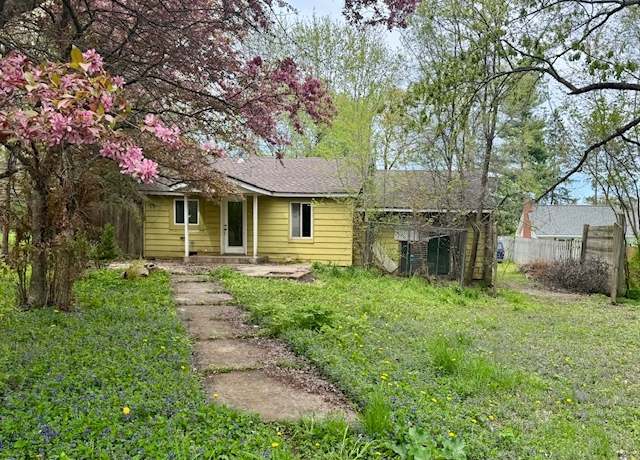 Property at 561 South Dr, South Elgin, IL 60177, 1 bed, 1 bath