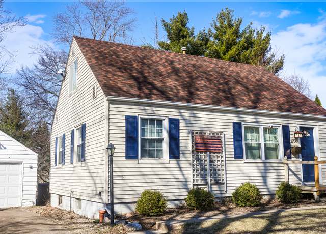 Property at 1708 W White St, Champaign, IL 61821, 3 beds, 2 baths