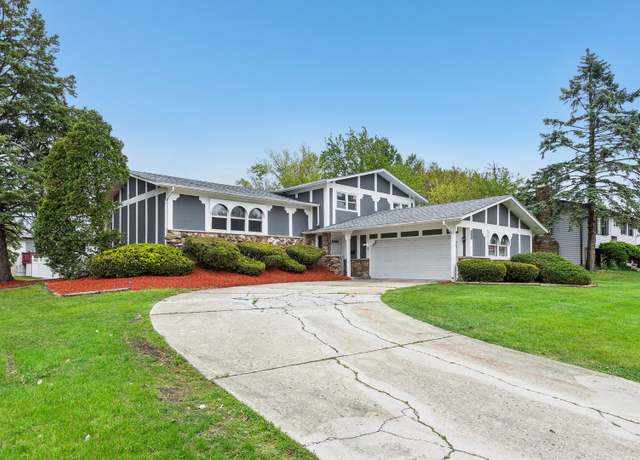 Property at 18951 Willow Ave, Country Club Hills, IL 60478, 4 beds, 3 baths