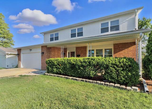Property at 1807 W Locust Ln, Mount Prospect, IL 60056, 4 beds, 2.5 baths